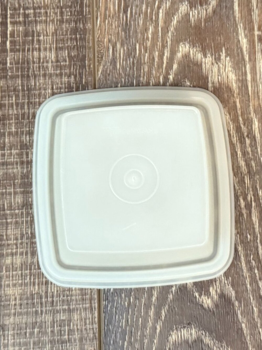 Tupperware Pick-A-Deli Pickle Container - Picture 15 of 16
